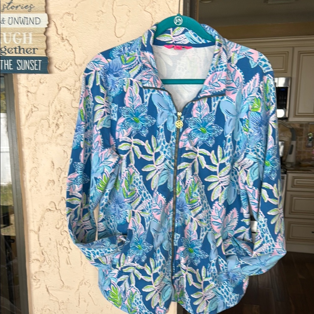 Lilly Pulitzer Blue Notched Collar Button Down Top